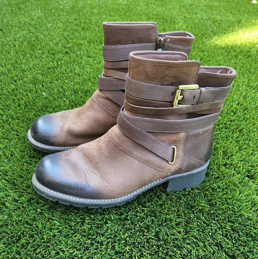 Clark's size 10 brown boots